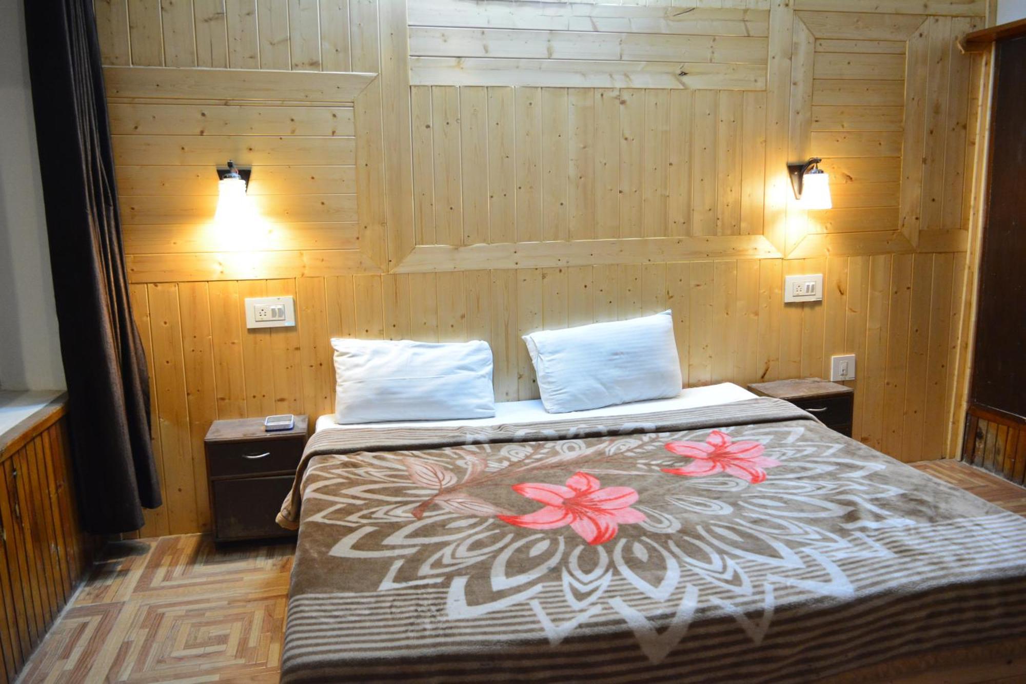 The Neelgiris Hotel มะนาลี ภายนอก รูปภาพ