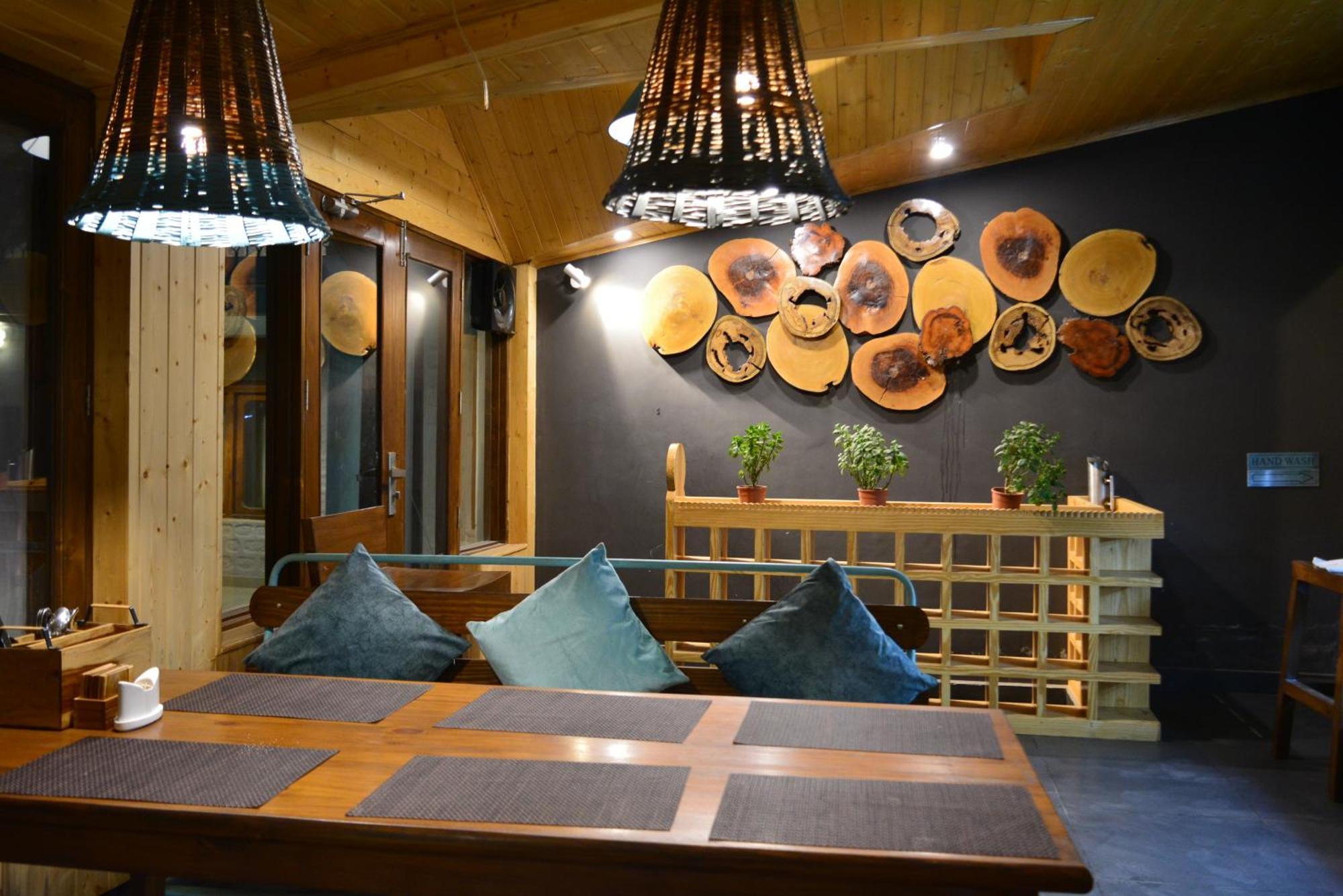 The Neelgiris Hotel มะนาลี ภายนอก รูปภาพ